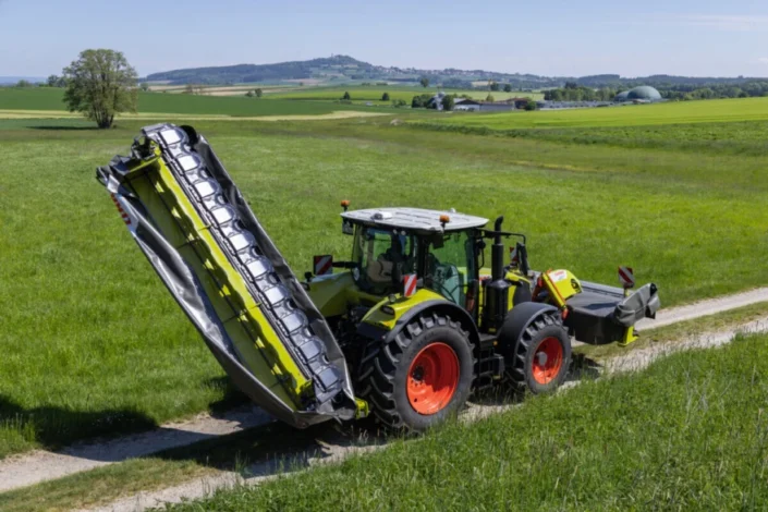 nova-generacija-disco-contour-kosilica-tvrtke-claas-4-880×587-1