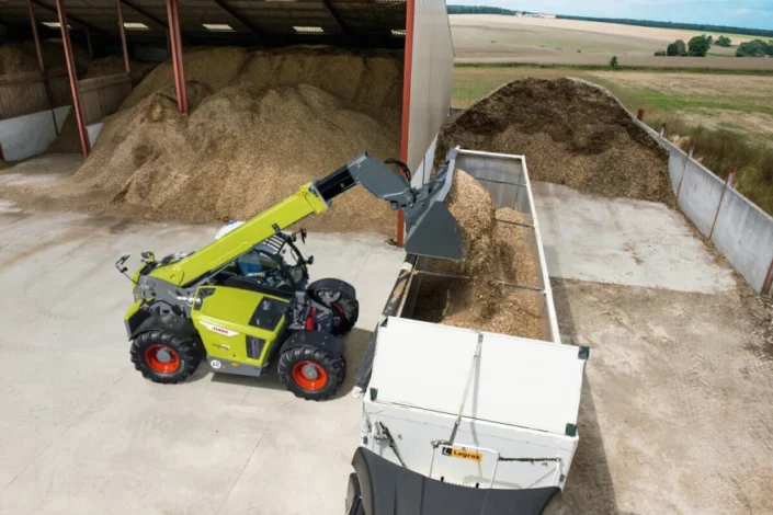 telskopski-utovarivac-claas-scorpion-848-15-880×587-1